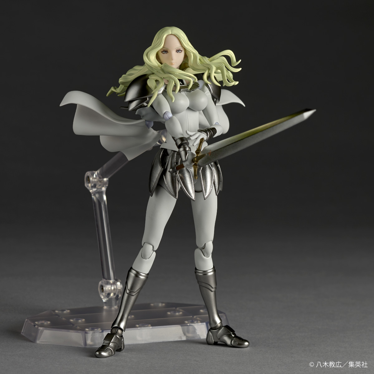 Revoltech 微笑的泰瑞莎